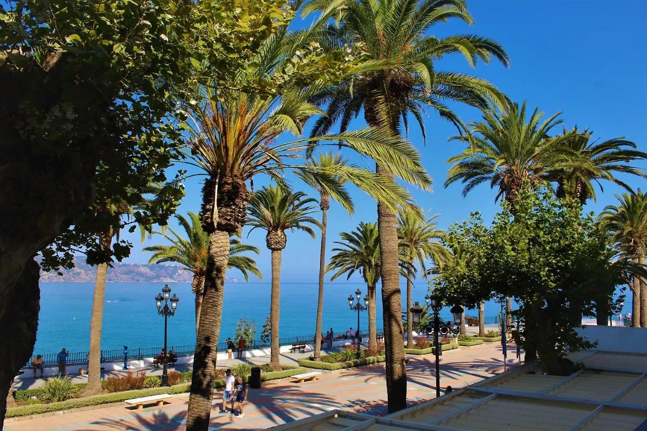Konukevi Hostal Marissal By Dorobe Nerja