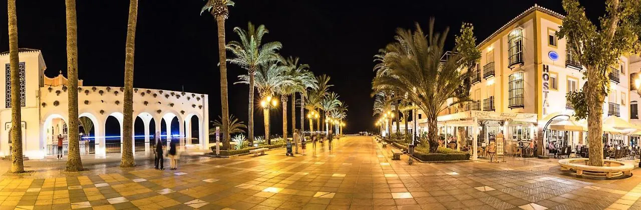 Konukevi Hostal Marissal By Dorobe Nerja