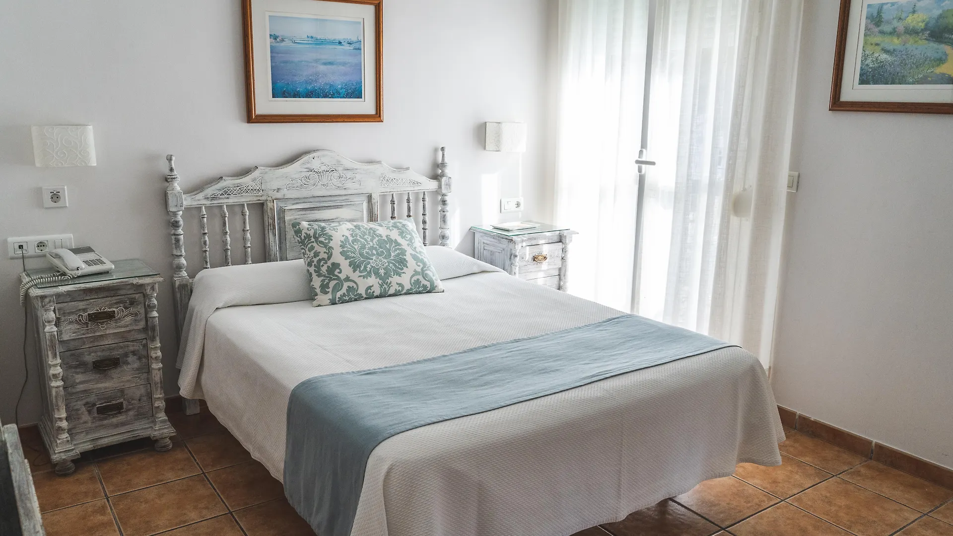 ** Konukevi Hostal Marissal By Dorobe Nerja İspanya