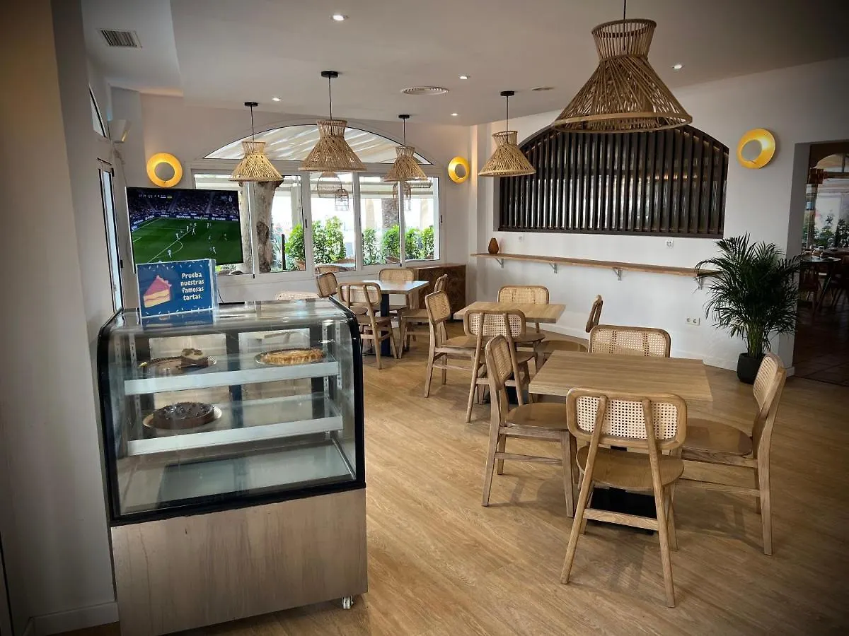 Hostal Marissal By Dorobe Nerja İspanya