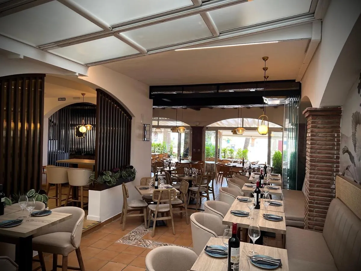 Hostal Marissal By Dorobe Nerja