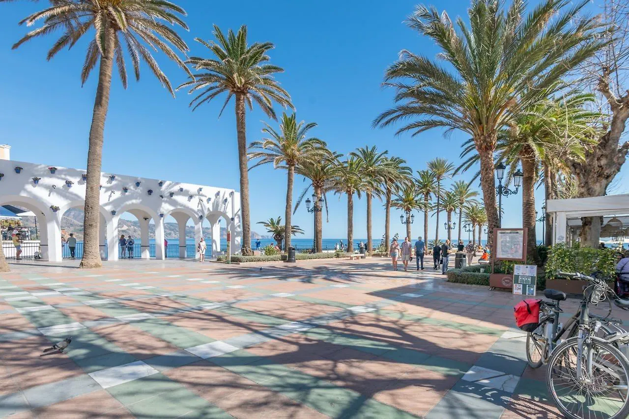 Hostal Marissal By Dorobe Nerja Konukevi