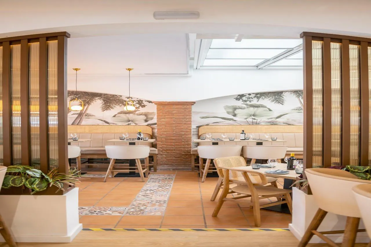 Hostal Marissal By Dorobe Nerja