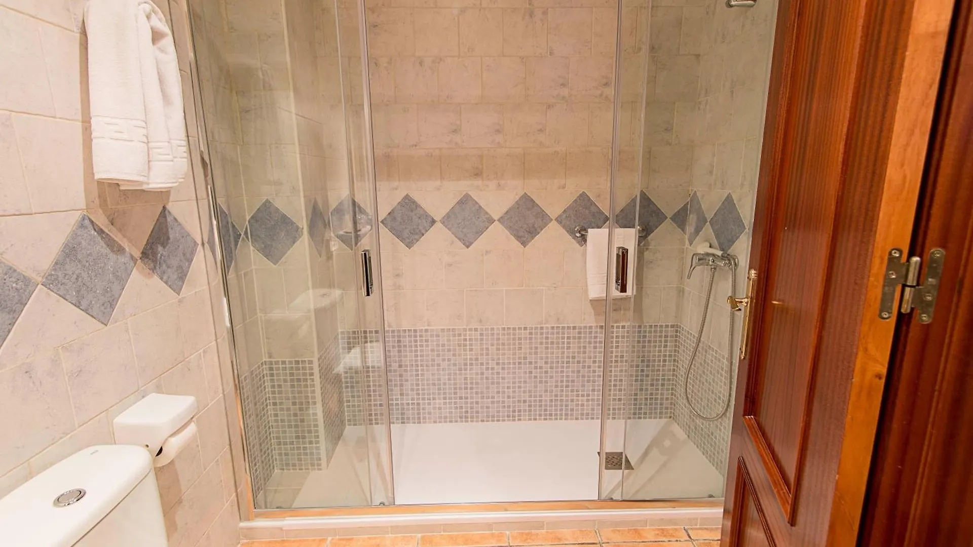 Hostal Marissal By Dorobe Nerja 2*,