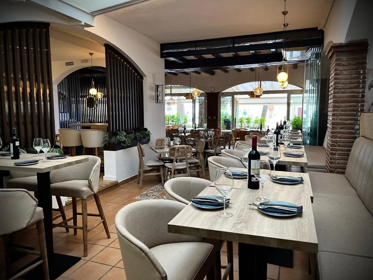 Hostal Marissal By Dorobe Nerja
