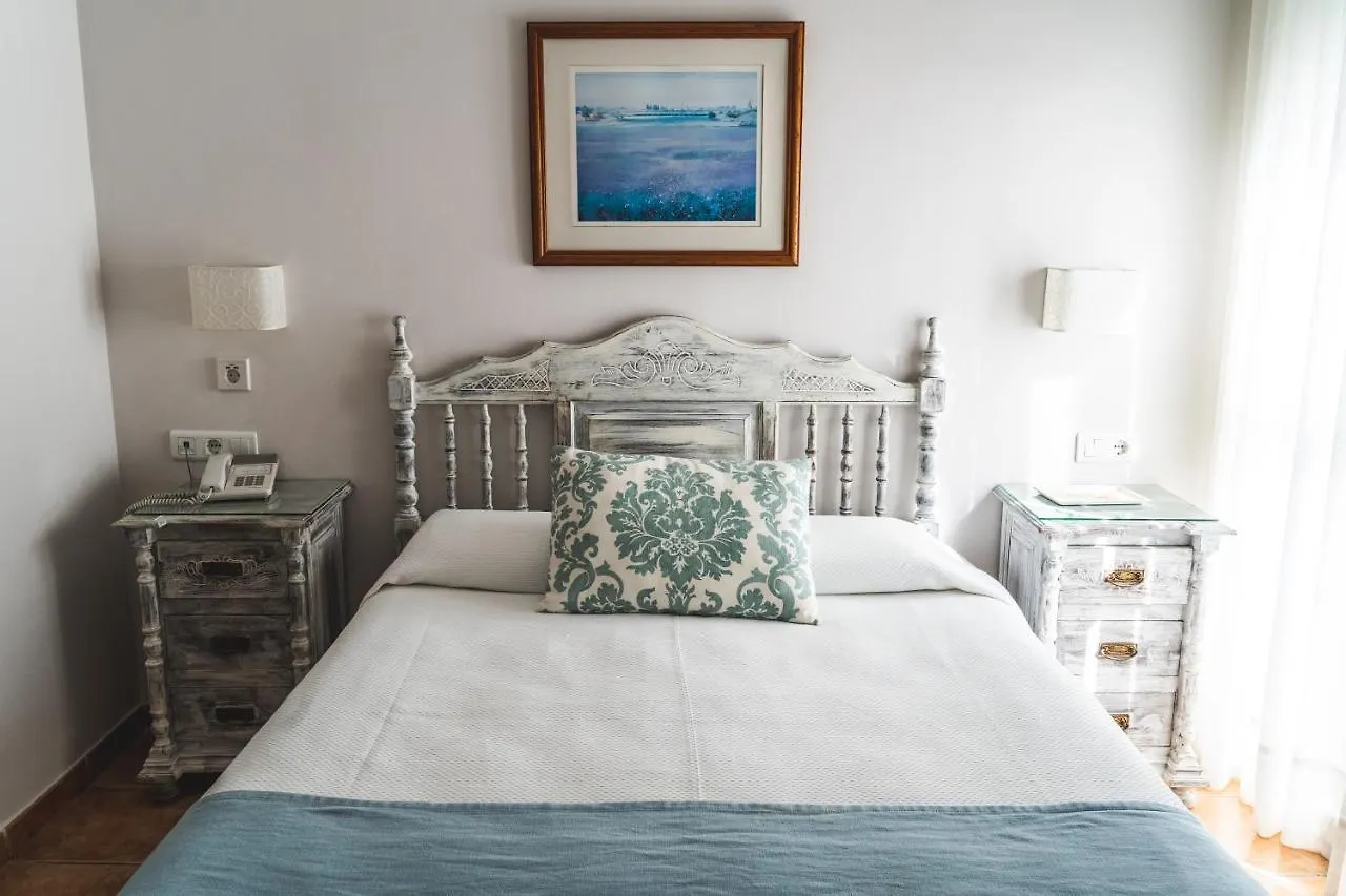 Hostal Marissal By Dorobe Nerja Pensionat