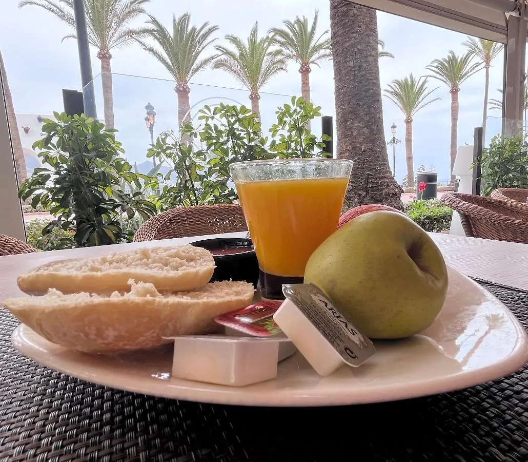 Hostal Marissal By Dorobe Nerja